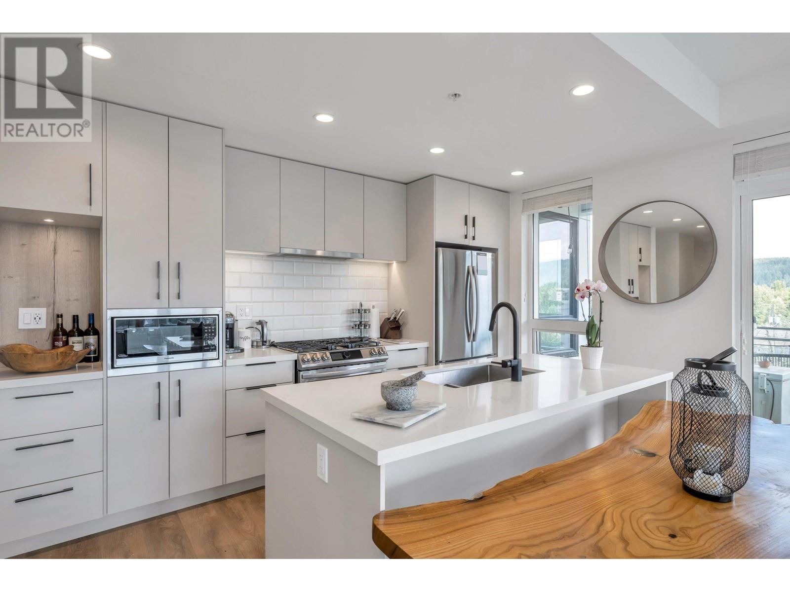 505 3038 St George Street, Port Moody, British Columbia  V3H 0L3 - Photo 4 - R2797496
