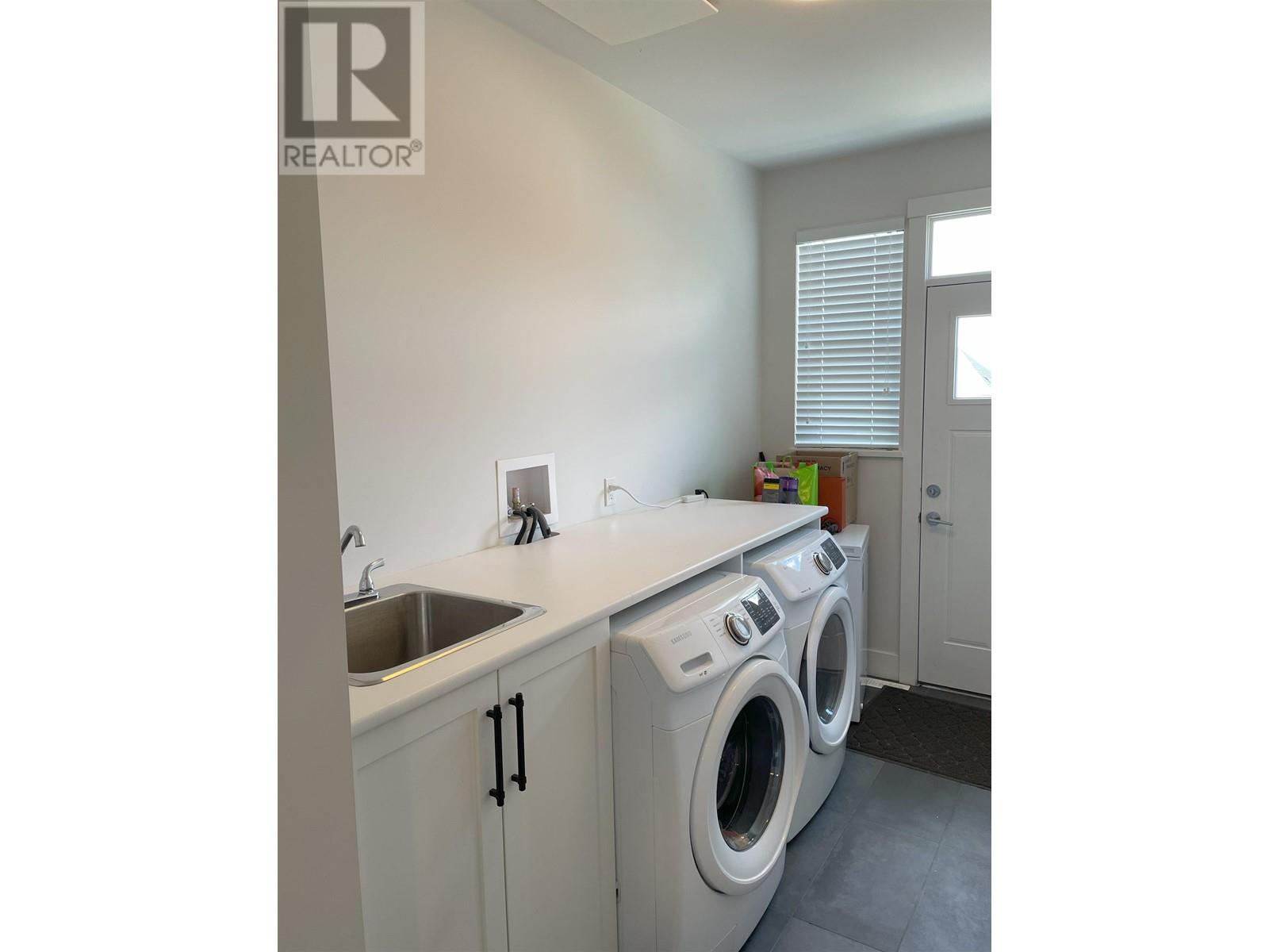 1442 Argyle Street, Coquitlam, British Columbia  V3E 0L3 - Photo 8 - R2797272