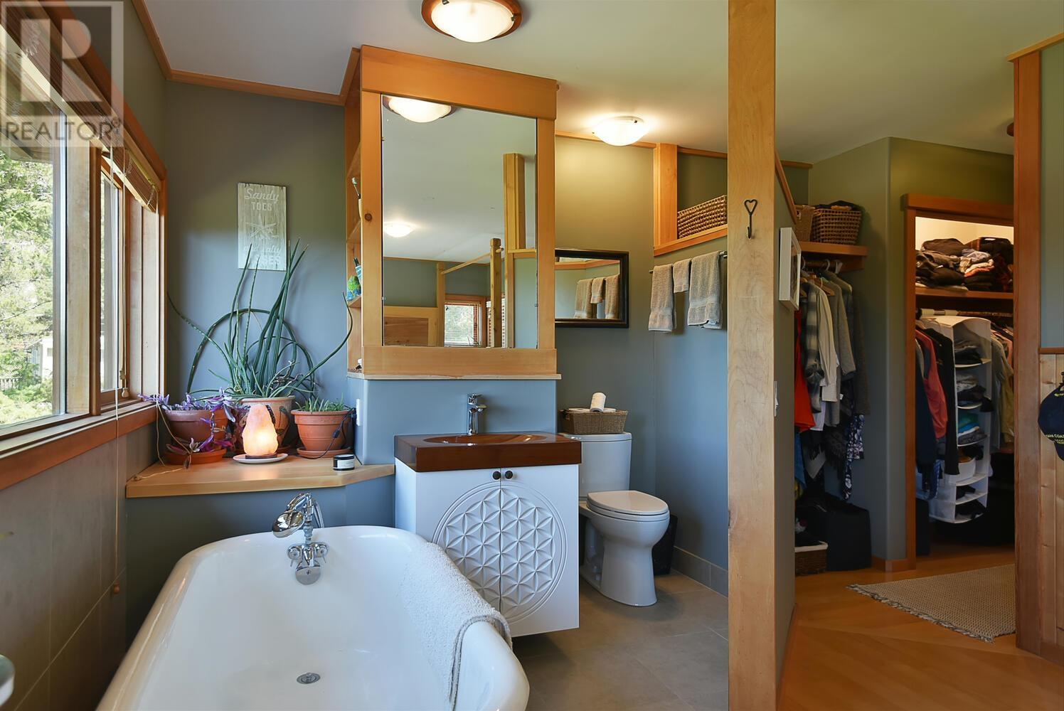 4509 Pollock Road, Madeira Park, British Columbia  V0N 2H1 - Photo 17 - R2797526