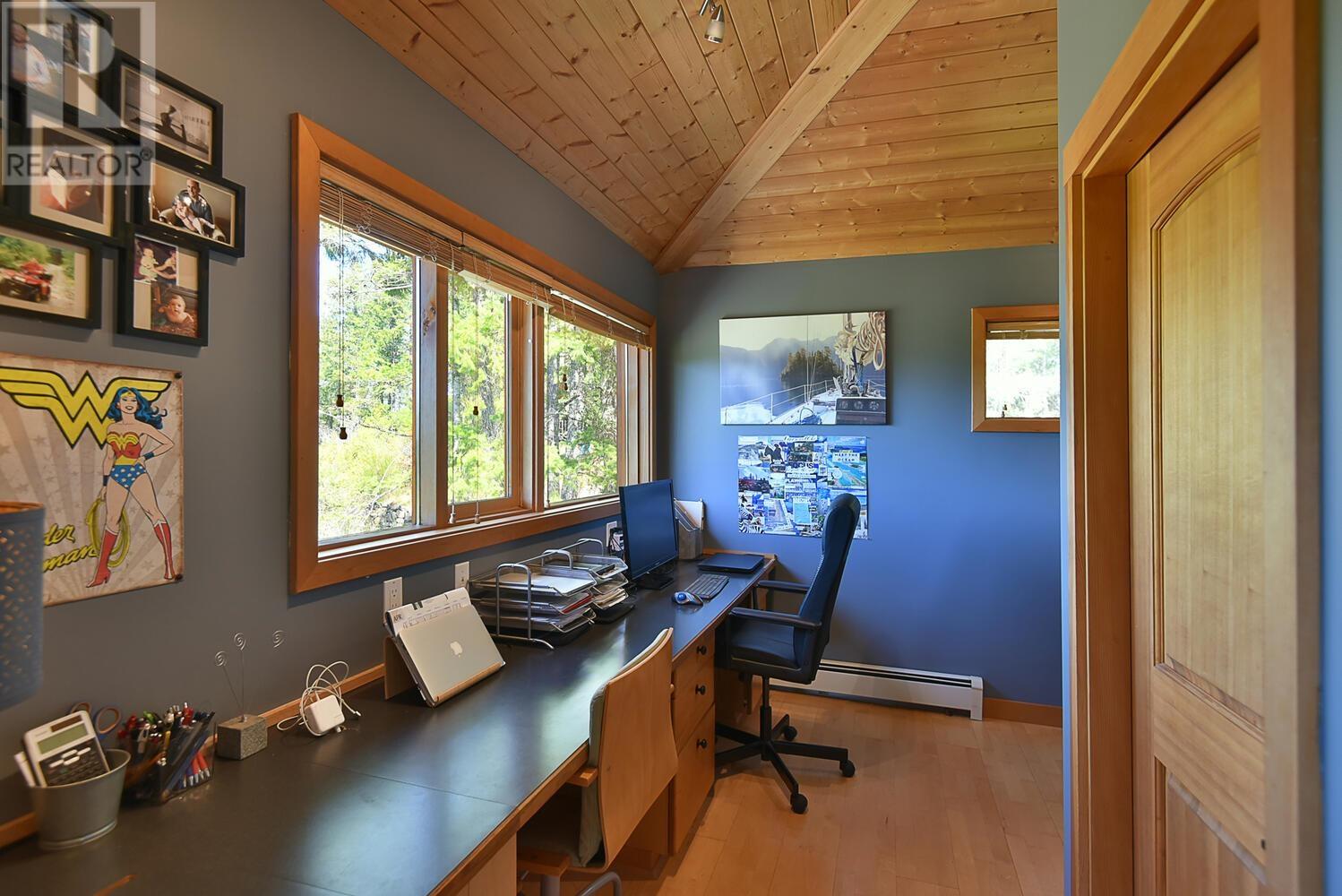 4509 Pollock Road, Madeira Park, British Columbia  V0N 2H1 - Photo 11 - R2797526