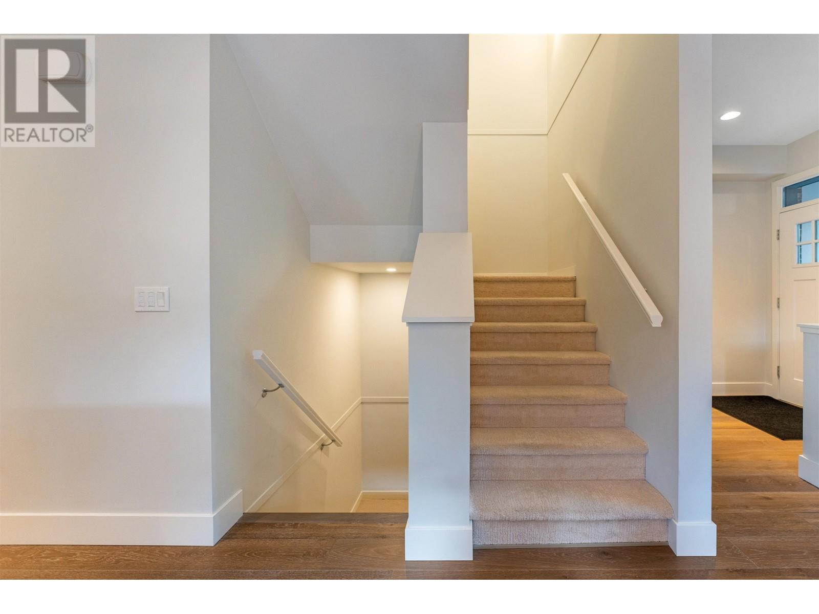 9 3306 Princeton Avenue, Coquitlam, British Columbia  V3E 0M9 - Photo 10 - R2797767