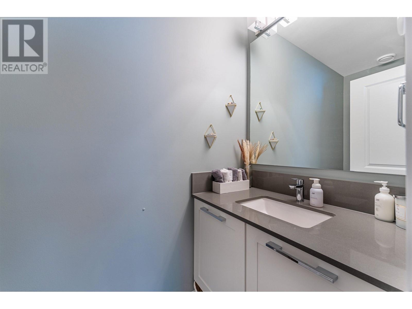 9 3306 Princeton Avenue, Coquitlam, British Columbia  V3E 0M9 - Photo 15 - R2797767