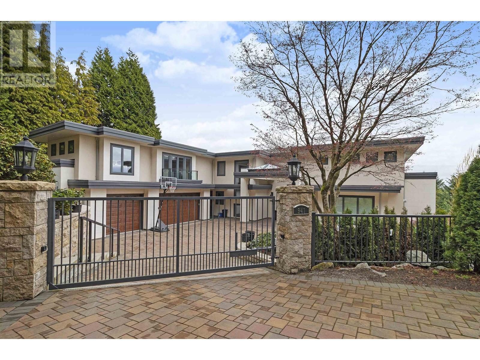 941 Eyremount Drive, West Vancouver, British Columbia  V7S 2B2 - Photo 2 - R2797509