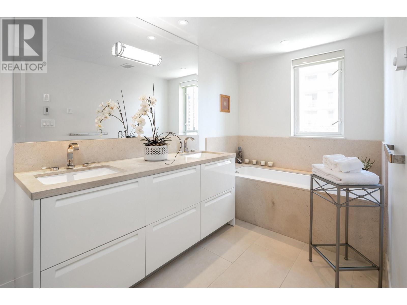 602 6080 Iona Drive, Vancouver, British Columbia  V6T 0A4 - Photo 17 - R2796590