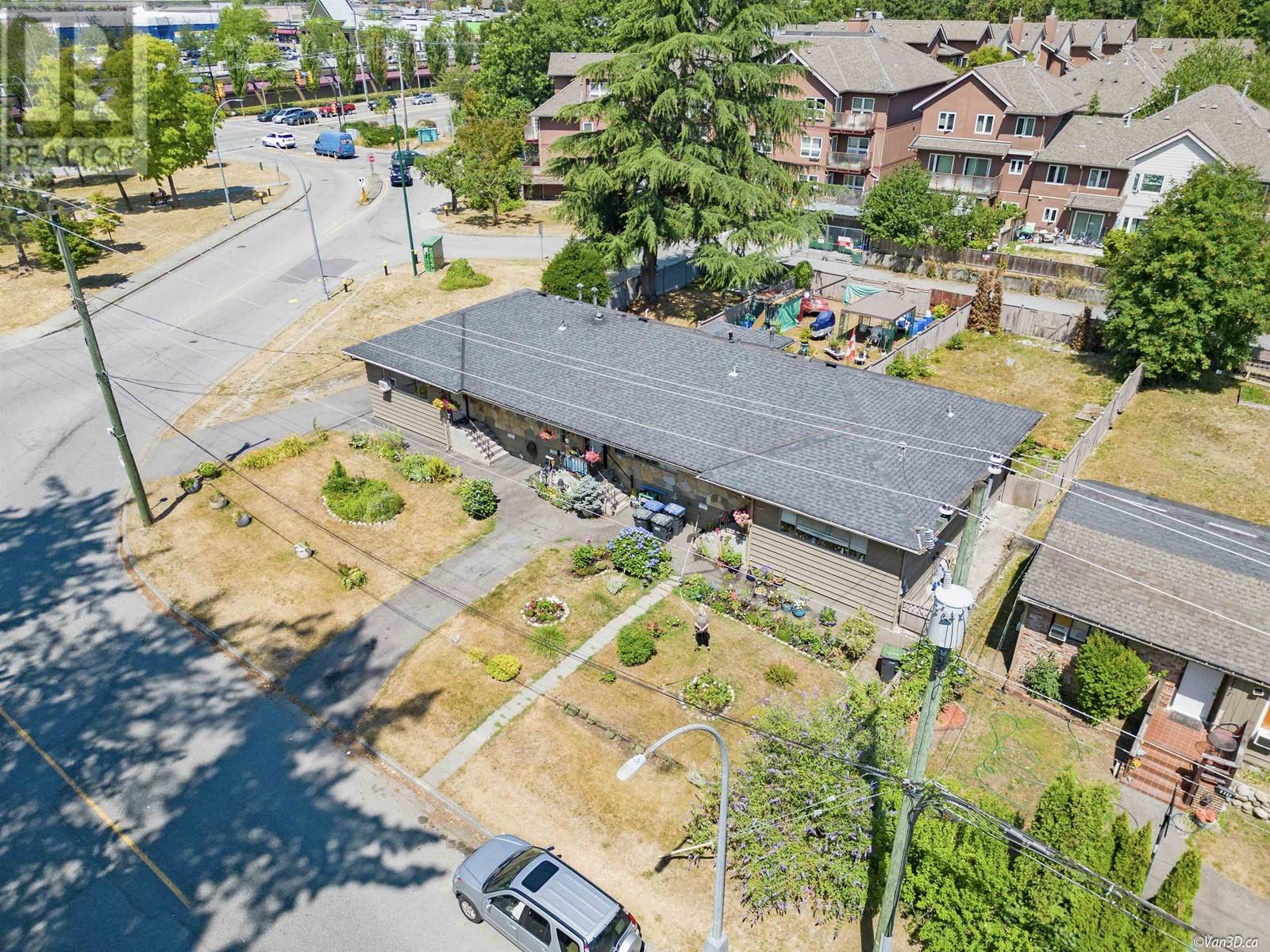 2737 Kitchener Avenue, Port Coquitlam, British Columbia  V3B 2B7 - Photo 4 - R2796017