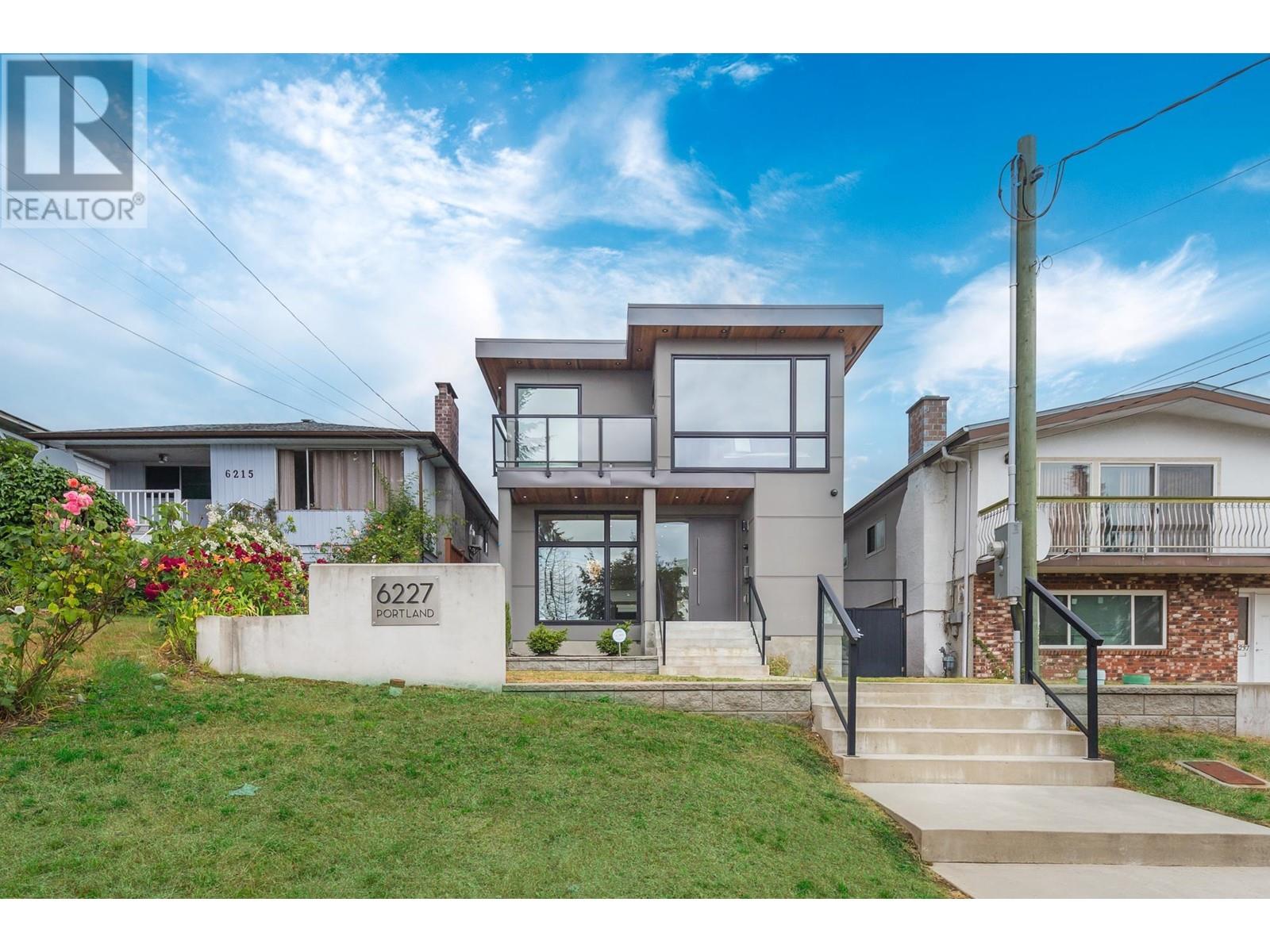 6227 Portland Street, Burnaby, British Columbia  V5J 2S3 - Photo 1 - R2797991