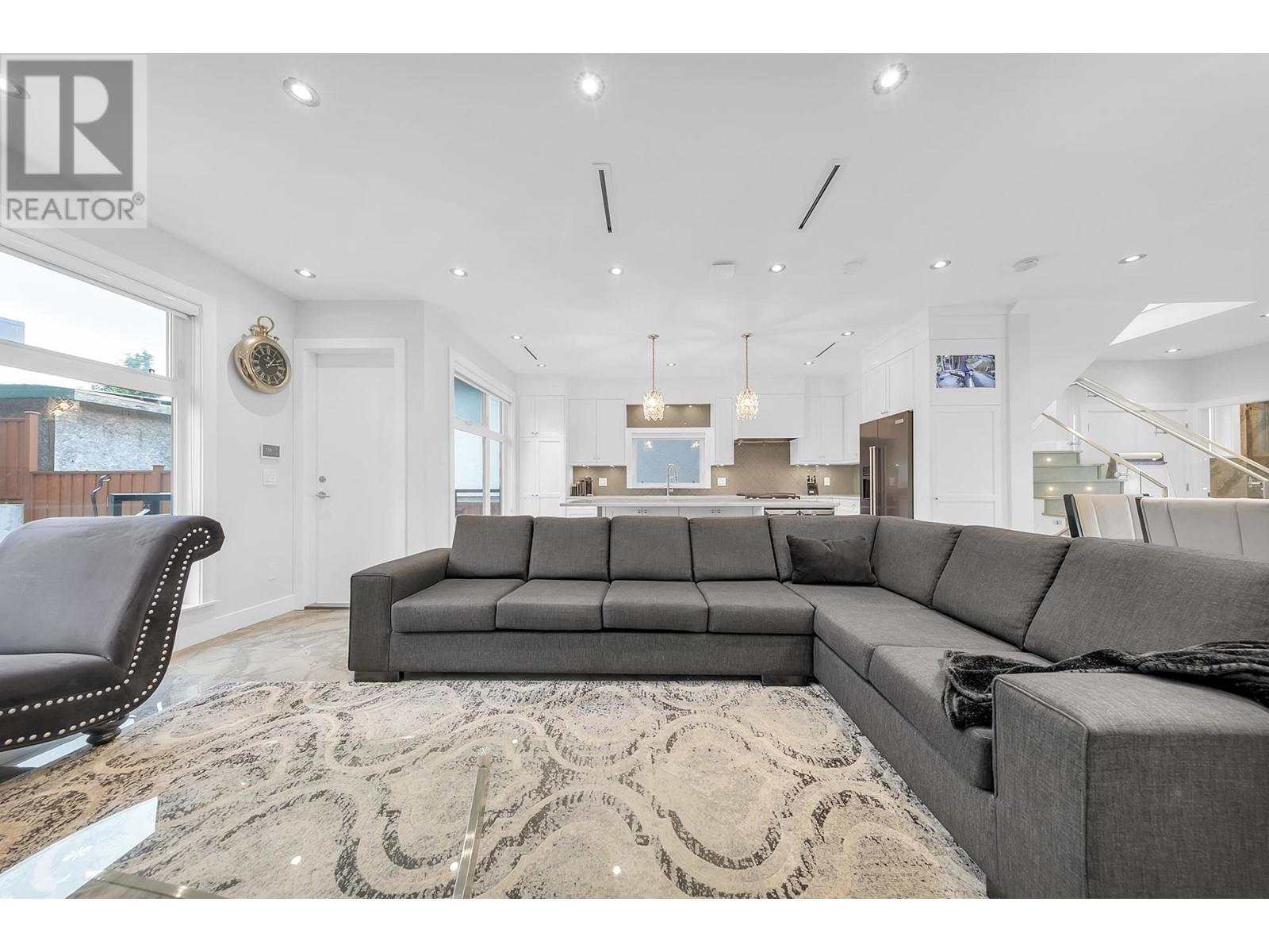 6227 Portland Street, Burnaby, British Columbia  V5J 2S3 - Photo 13 - R2797991