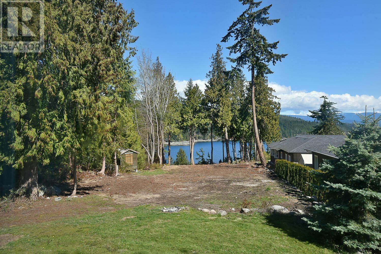 7735 REDROOFFS ROAD, halfmoon bay, British Columbia