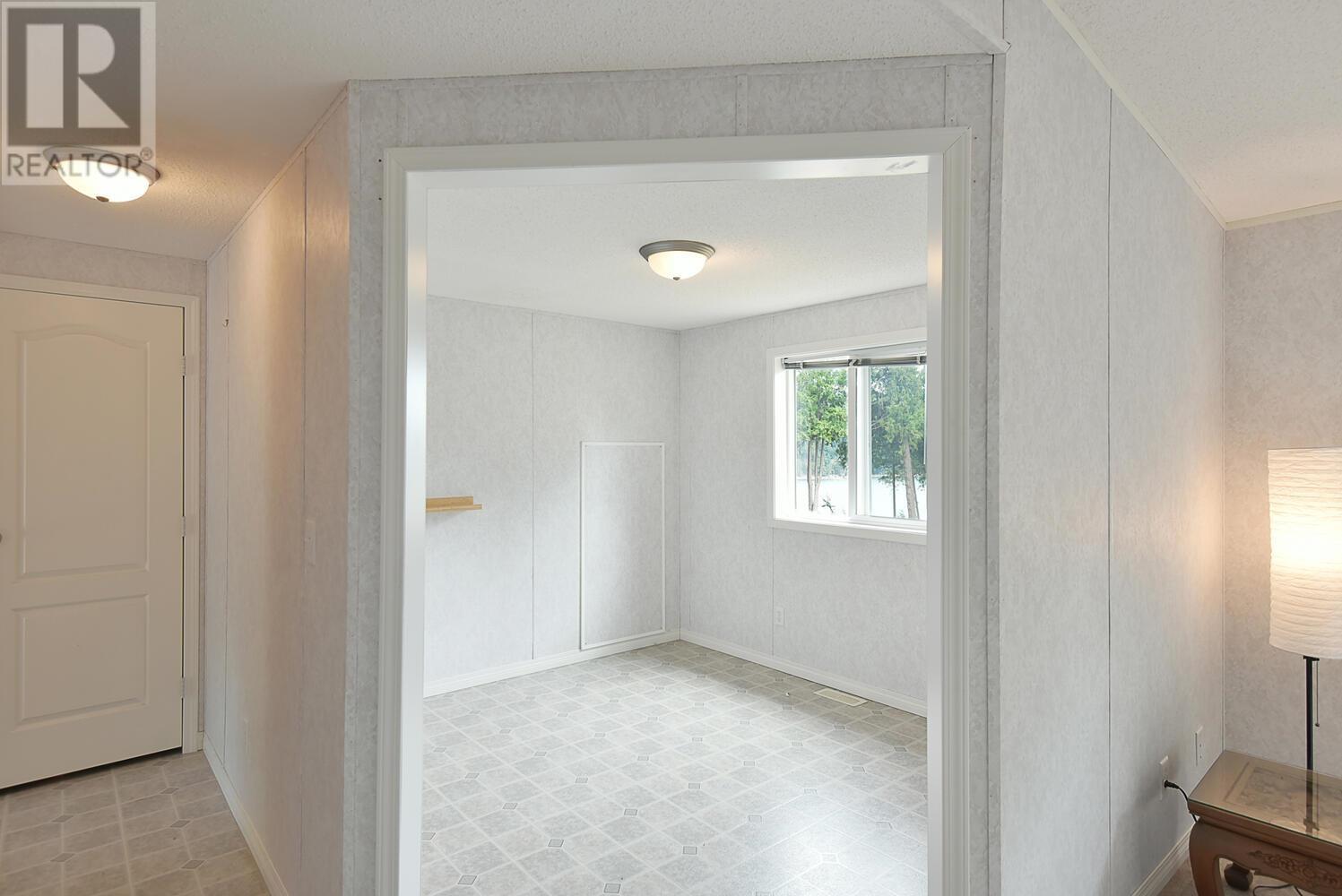 7735 Redrooffs Road, Halfmoon Bay, British Columbia  V7Z 1A1 - Photo 12 - R2798037