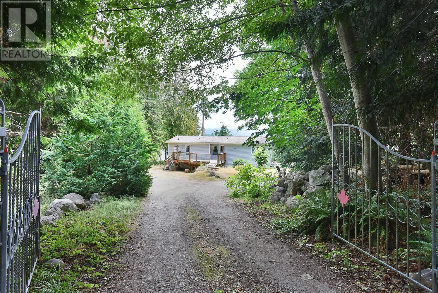 7735 Redrooffs Road, Halfmoon Bay, British Columbia  V7Z 1A1 - Photo 37 - R2798037