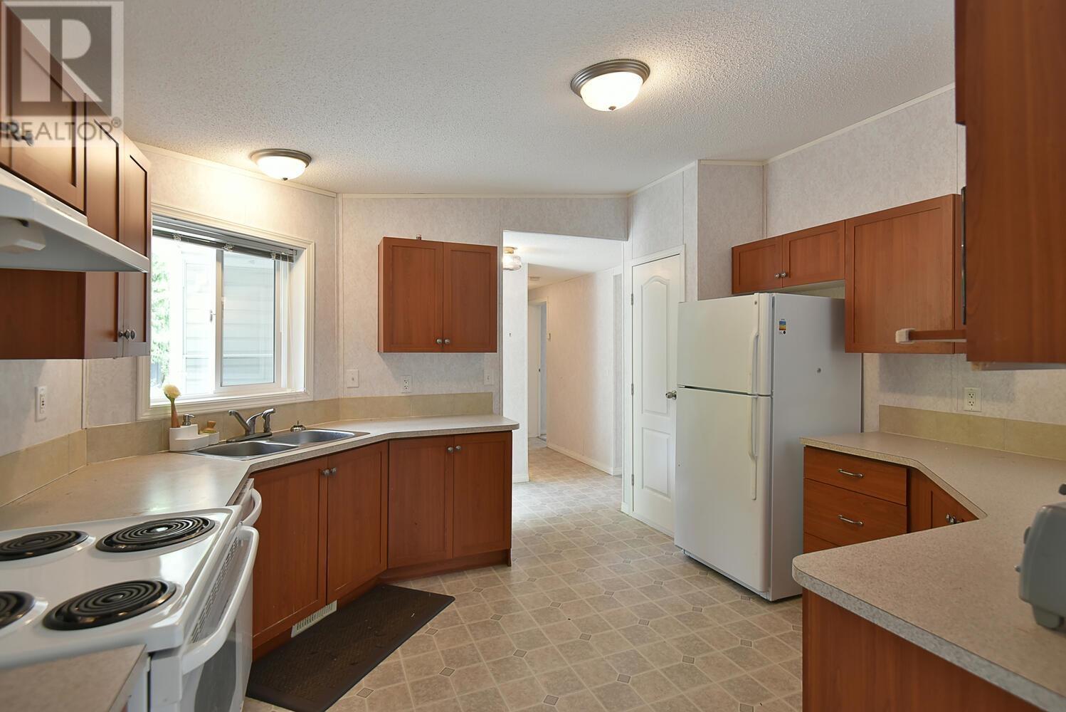 7735 Redrooffs Road, Halfmoon Bay, British Columbia  V7Z 1A1 - Photo 7 - R2798037