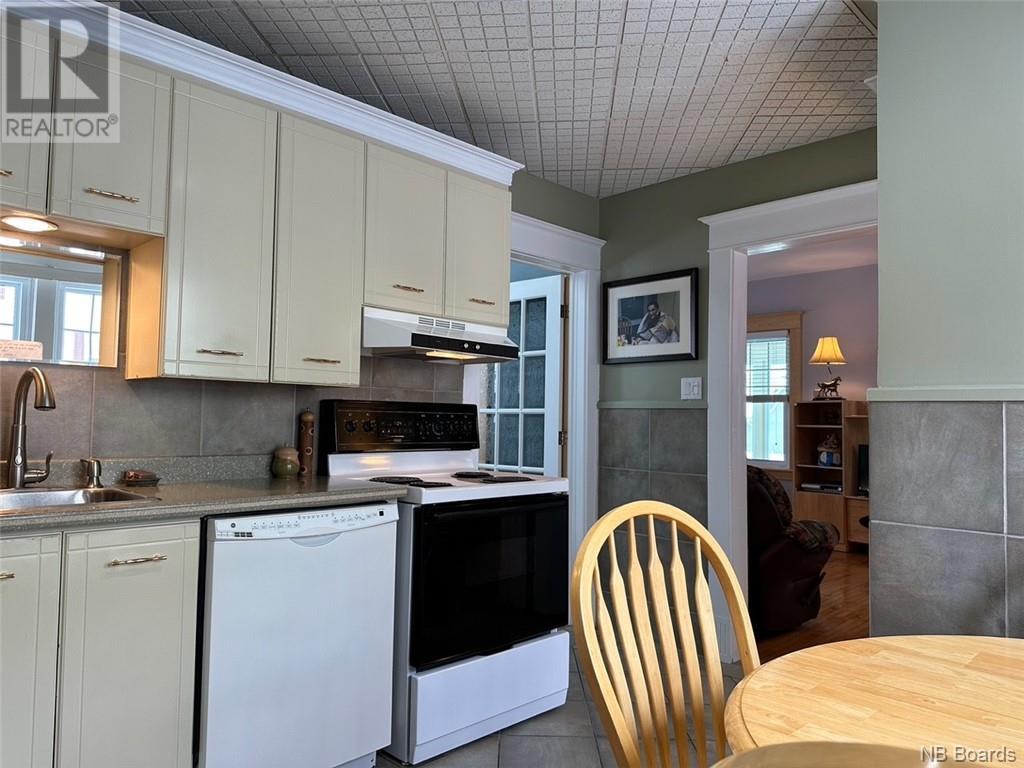104 Fifth Avenue, Atholville, New Brunswick  E3N 4S2 - Photo 6 - NB085252