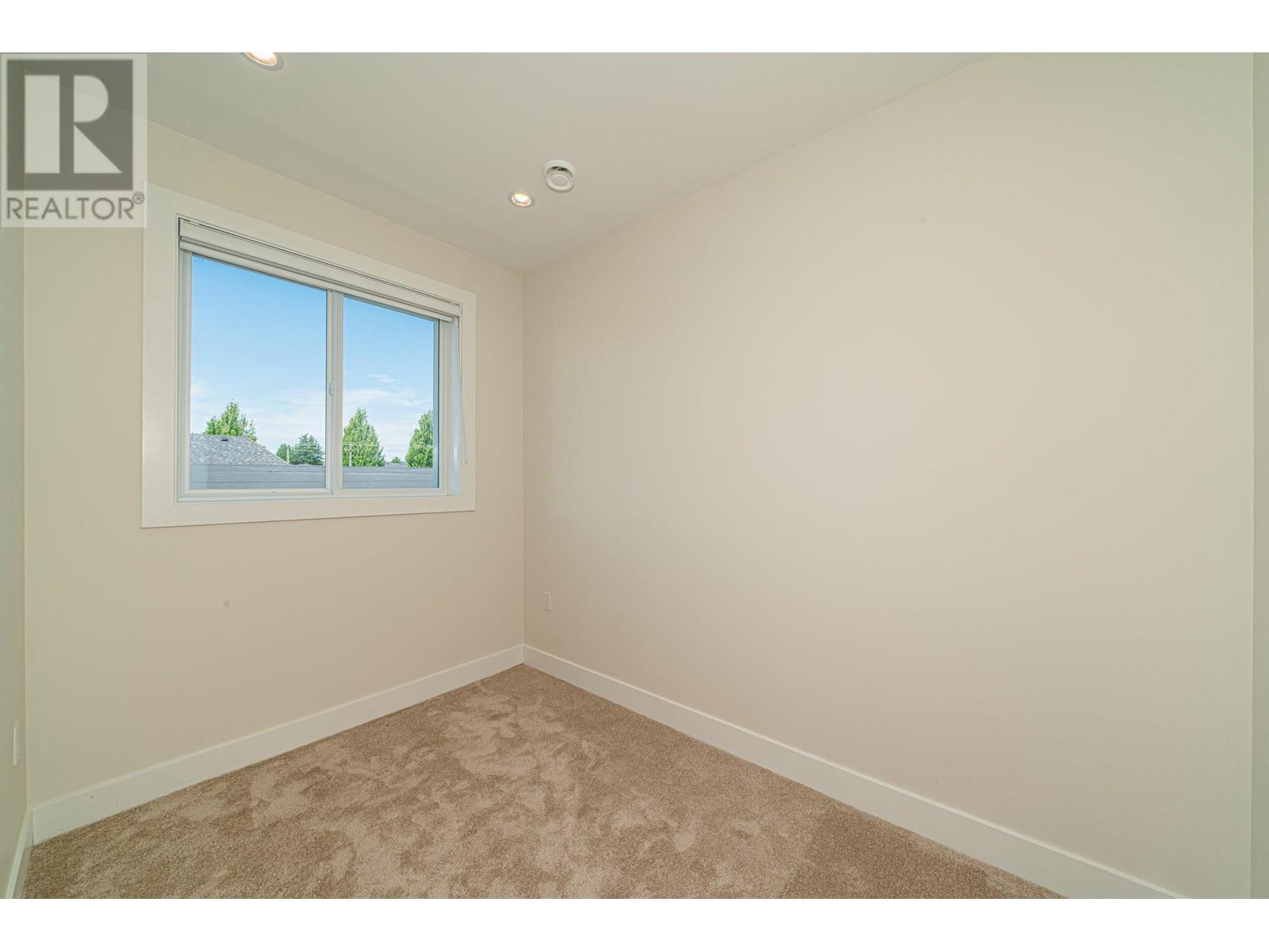 Listing Picture 20 of 34 : 1195 E 57TH AVENUE, Vancouver / 溫哥華 - 魯藝地產 Yvonne Lu Group - MLS Medallion Club Member