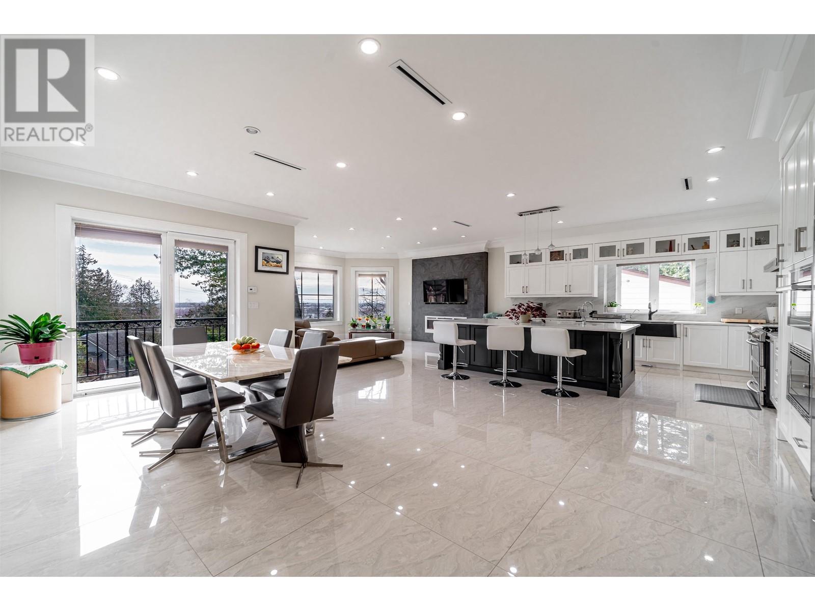 8579 Gilley Avenue, Burnaby, British Columbia  V5J 4Z1 - Photo 5 - R2755093