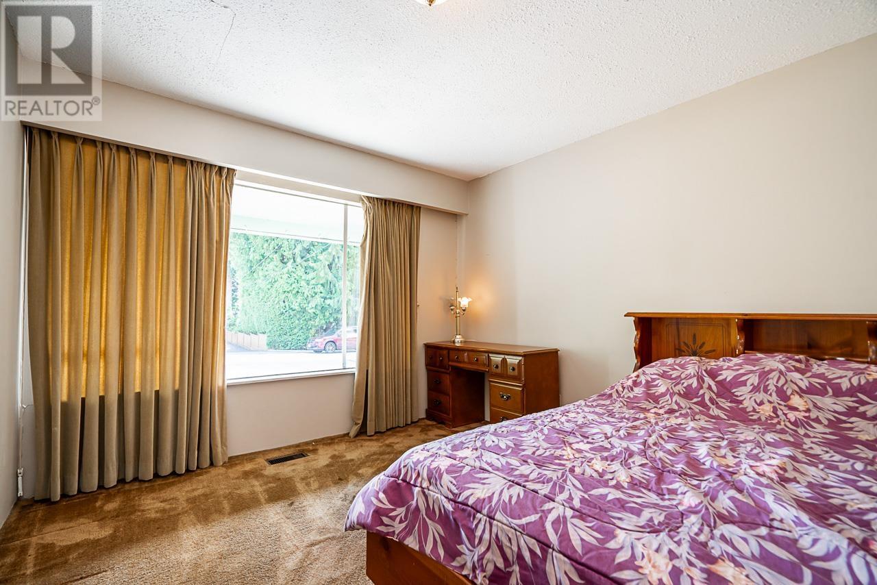 686 Crystal Court, North Vancouver, British Columbia  V7R 2B5 - Photo 16 - R2798224