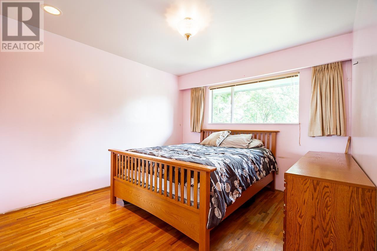 686 Crystal Court, North Vancouver, British Columbia  V7R 2B5 - Photo 22 - R2798224