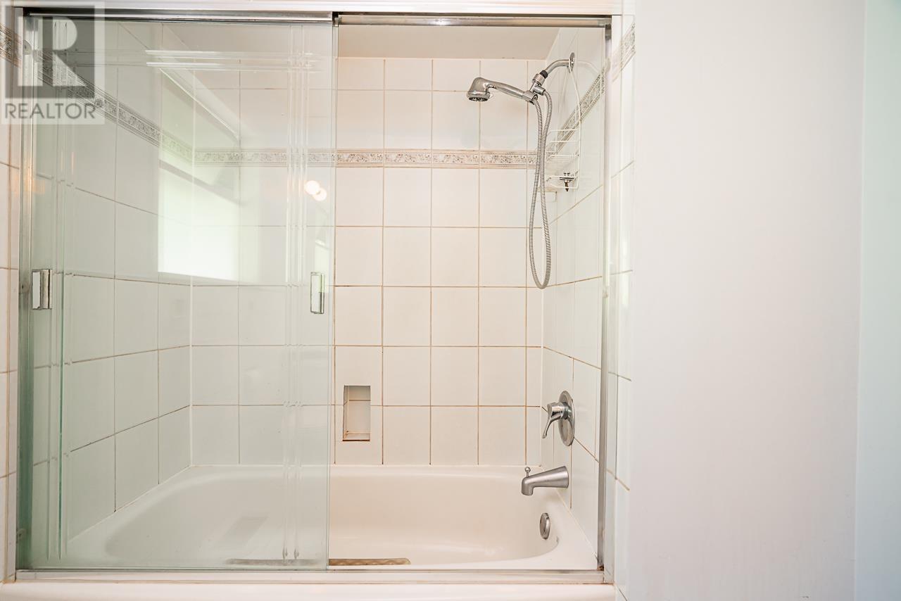 686 Crystal Court, North Vancouver, British Columbia  V7R 2B5 - Photo 24 - R2798224