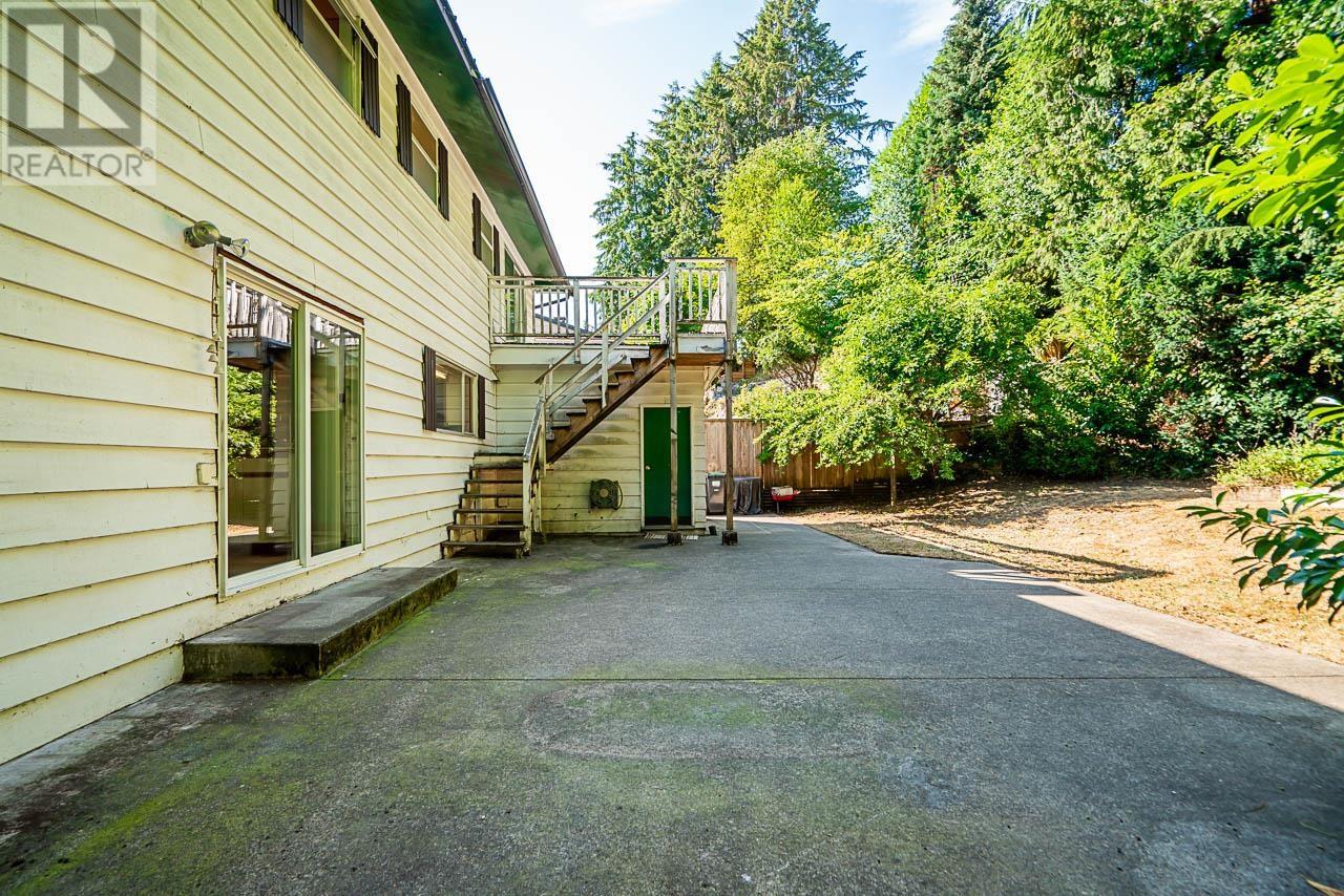 686 Crystal Court, North Vancouver, British Columbia  V7R 2B5 - Photo 36 - R2798224