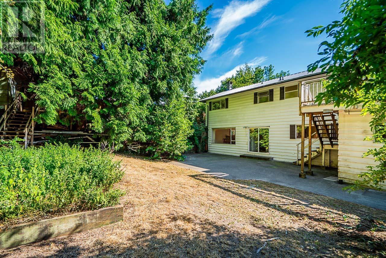 686 Crystal Court, North Vancouver, British Columbia  V7R 2B5 - Photo 37 - R2798224