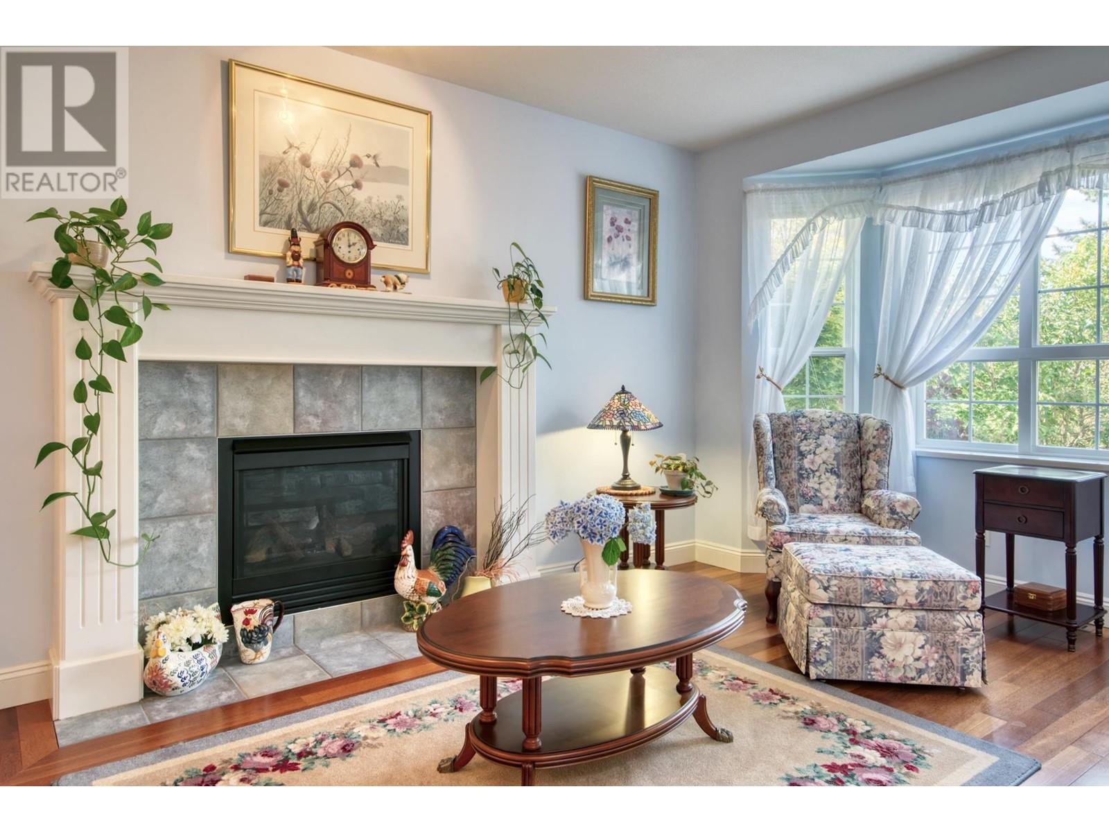 1438 Sunrise Place, Gibsons, British Columbia  V0N 1V5 - Photo 6 - R2798182