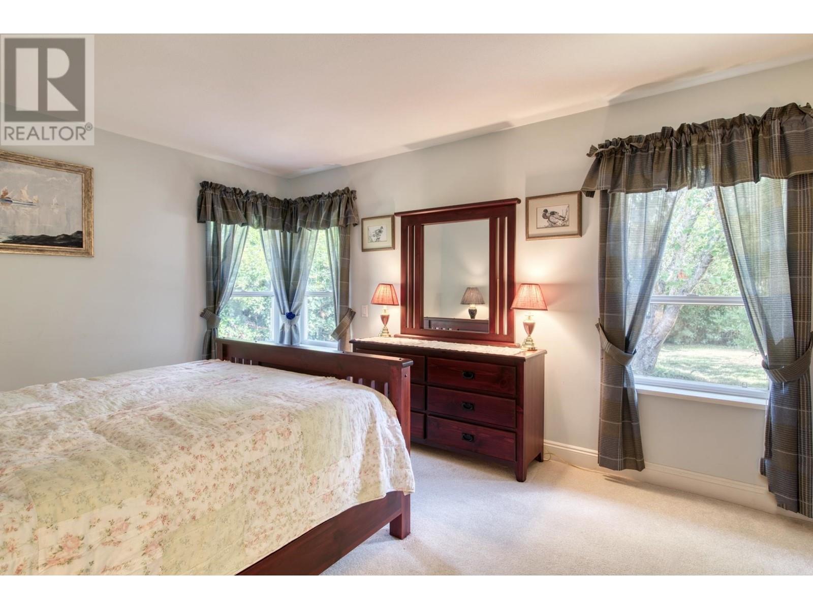 1438 Sunrise Place, Gibsons, British Columbia  V0N 1V5 - Photo 19 - R2798182