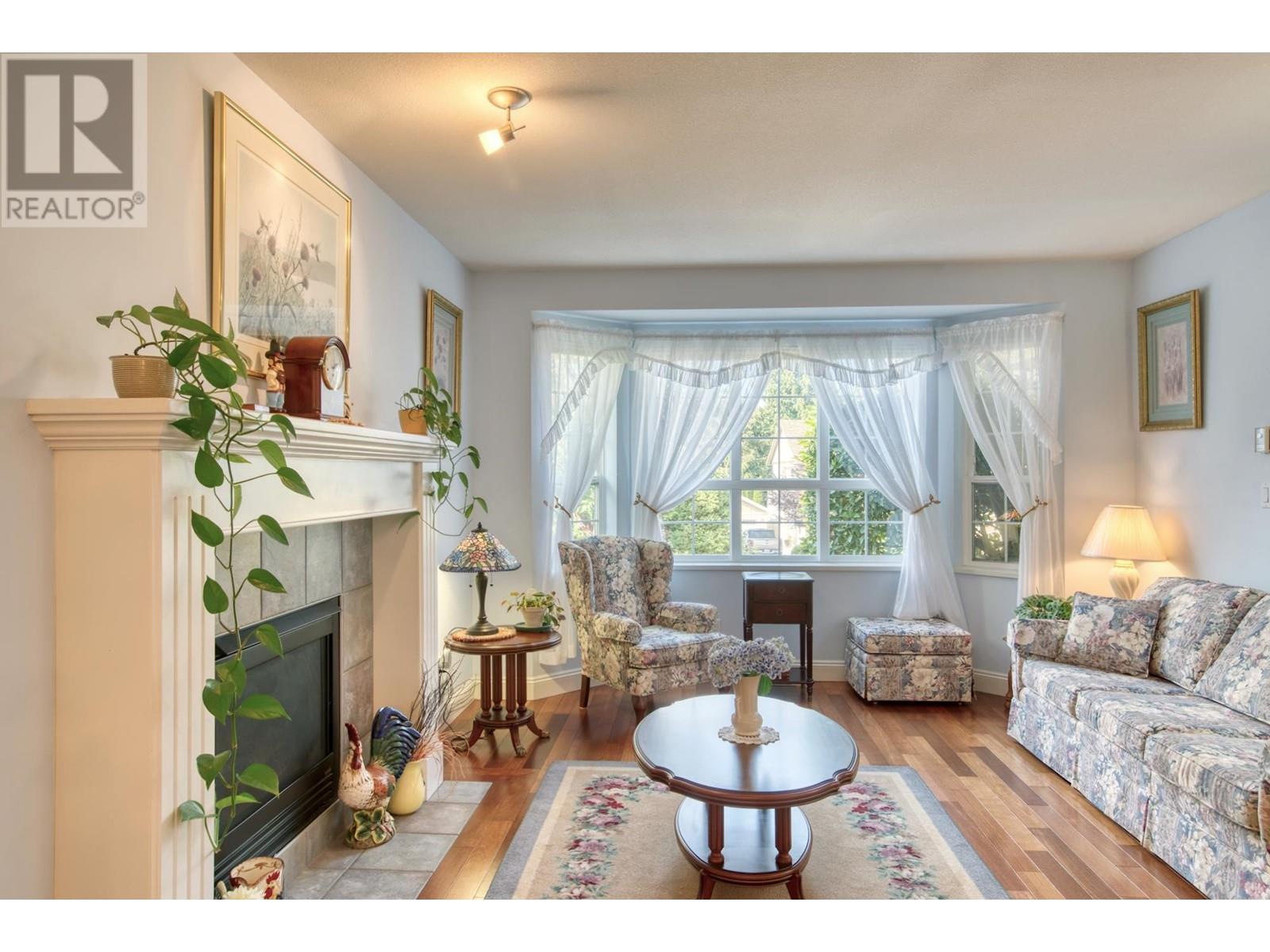 1438 Sunrise Place, Gibsons, British Columbia  V0N 1V5 - Photo 5 - R2798182