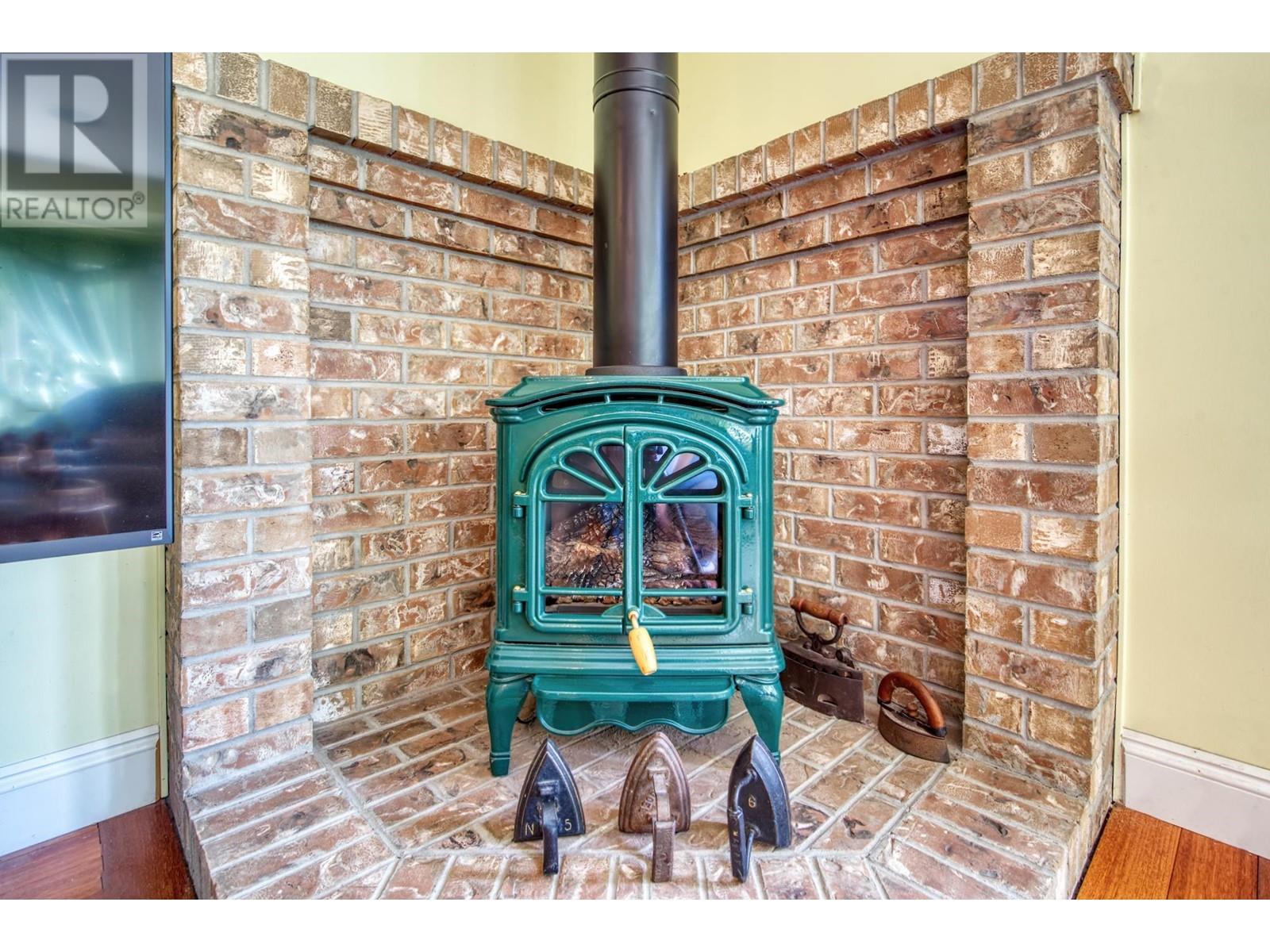 1438 Sunrise Place, Gibsons, British Columbia  V0N 1V5 - Photo 14 - R2798182