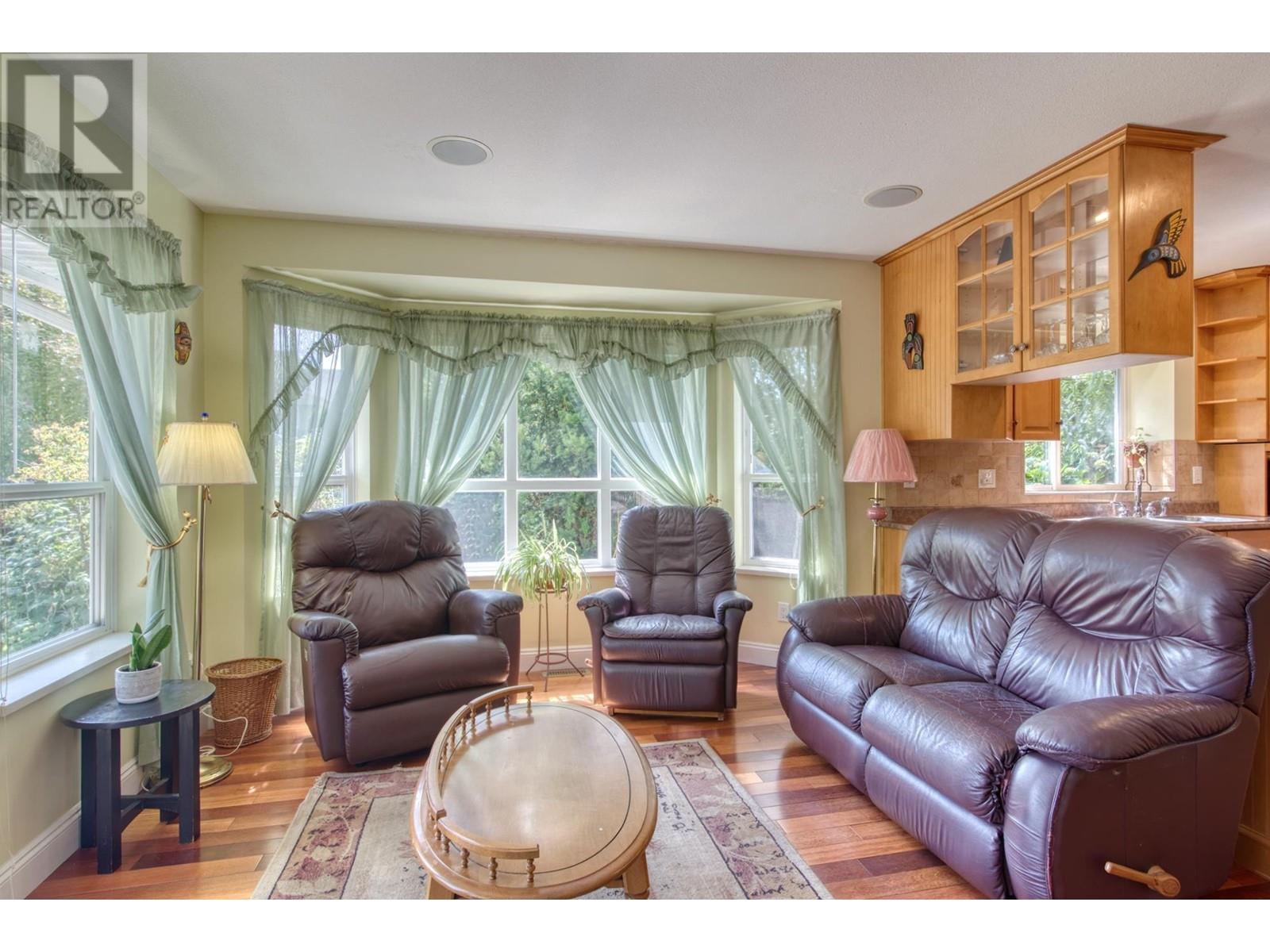 1438 Sunrise Place, Gibsons, British Columbia  V0N 1V5 - Photo 12 - R2798182