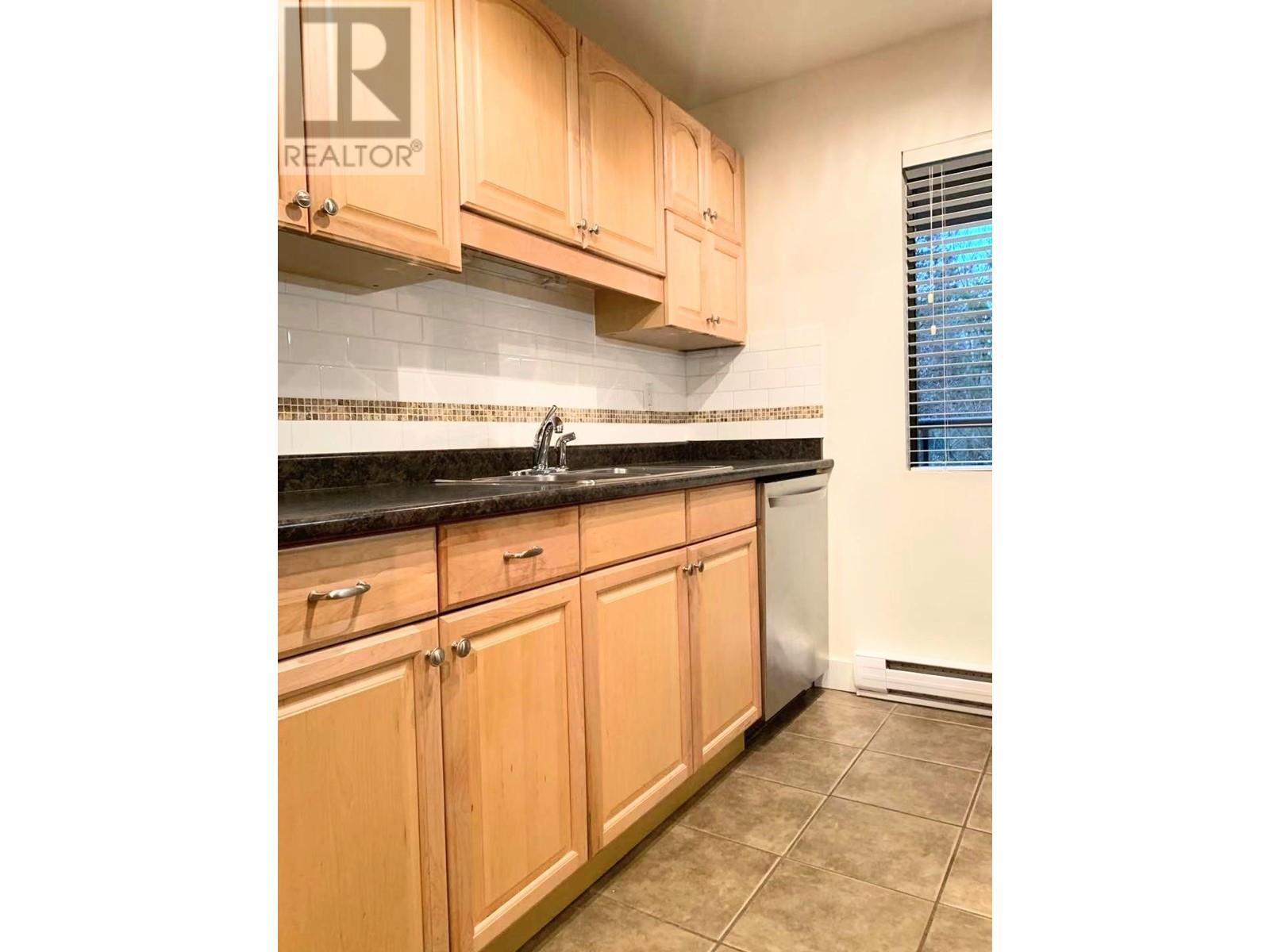 201 1690 Augusta Avenue, Burnaby, British Columbia  V5A 2V6 - Photo 8 - R2798390