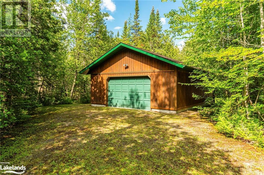 3767 South Portage Road, Huntsville, Ontario P1H 2J3 (25836996