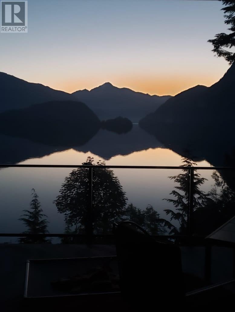 103 Witherby Road, Gibsons, British Columbia  V0N 1V6 - Photo 3 - R2788428