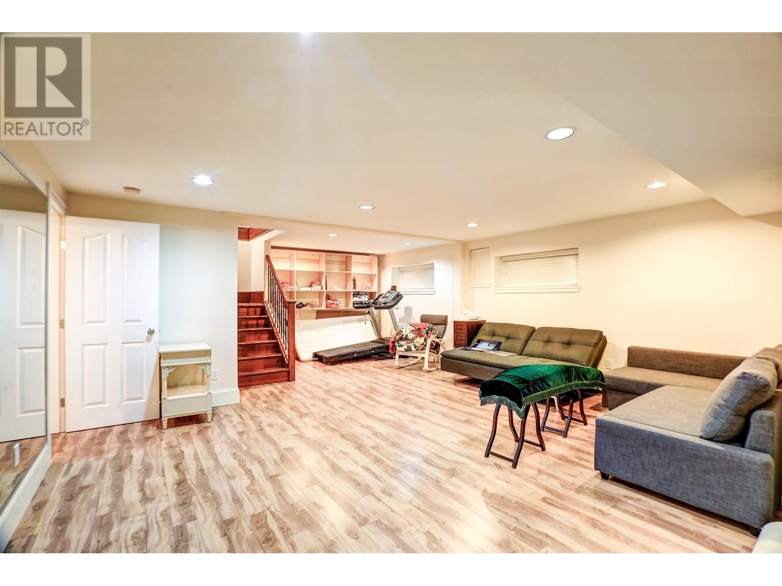 4560 Harken Drive, Burnaby, British Columbia  V5G 2M7 - Photo 25 - R2797463