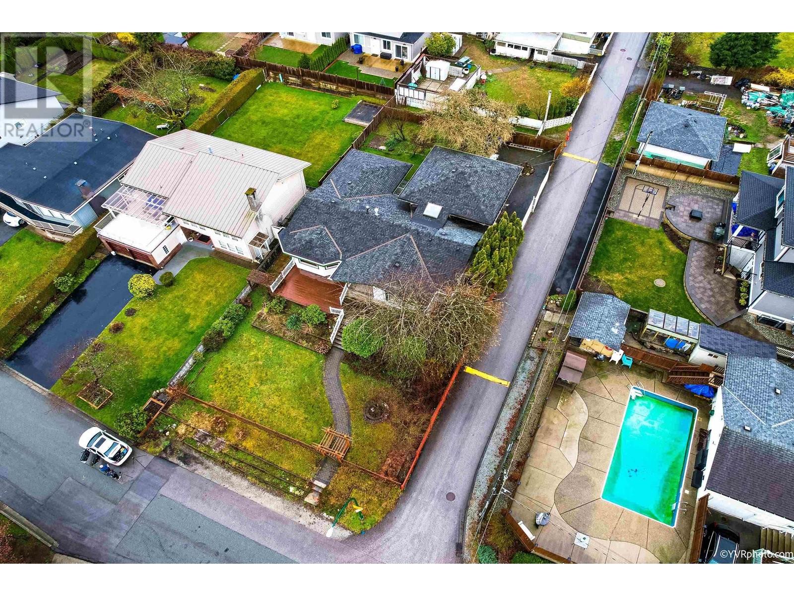 4560 Harken Drive, Burnaby, British Columbia  V5G 2M7 - Photo 35 - R2797463