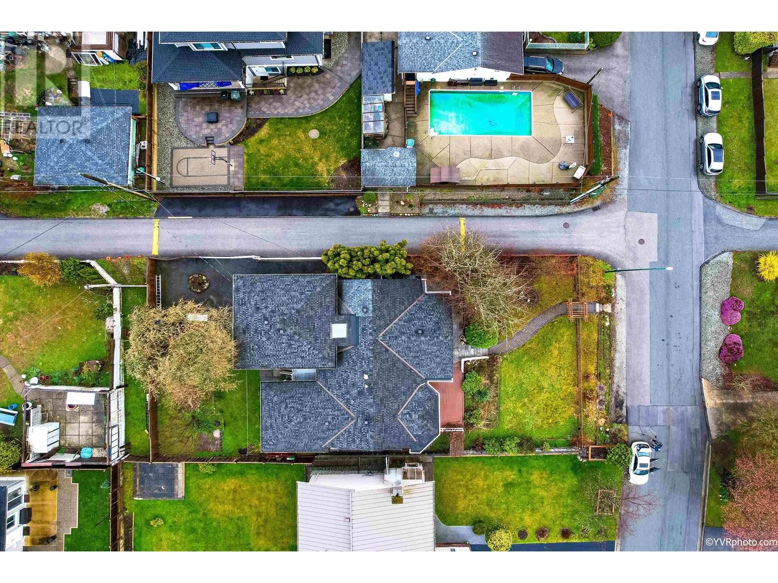 4560 Harken Drive, Burnaby, British Columbia  V5G 2M7 - Photo 34 - R2797463