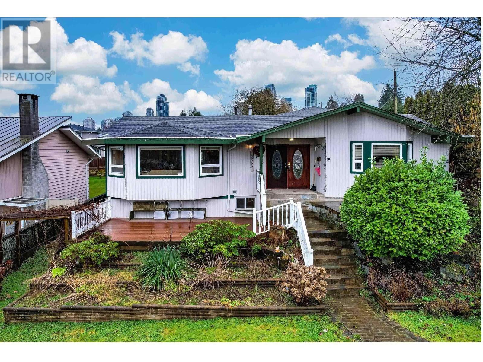 4560 Harken Drive, Burnaby, British Columbia  V5G 2M7 - Photo 2 - R2797463