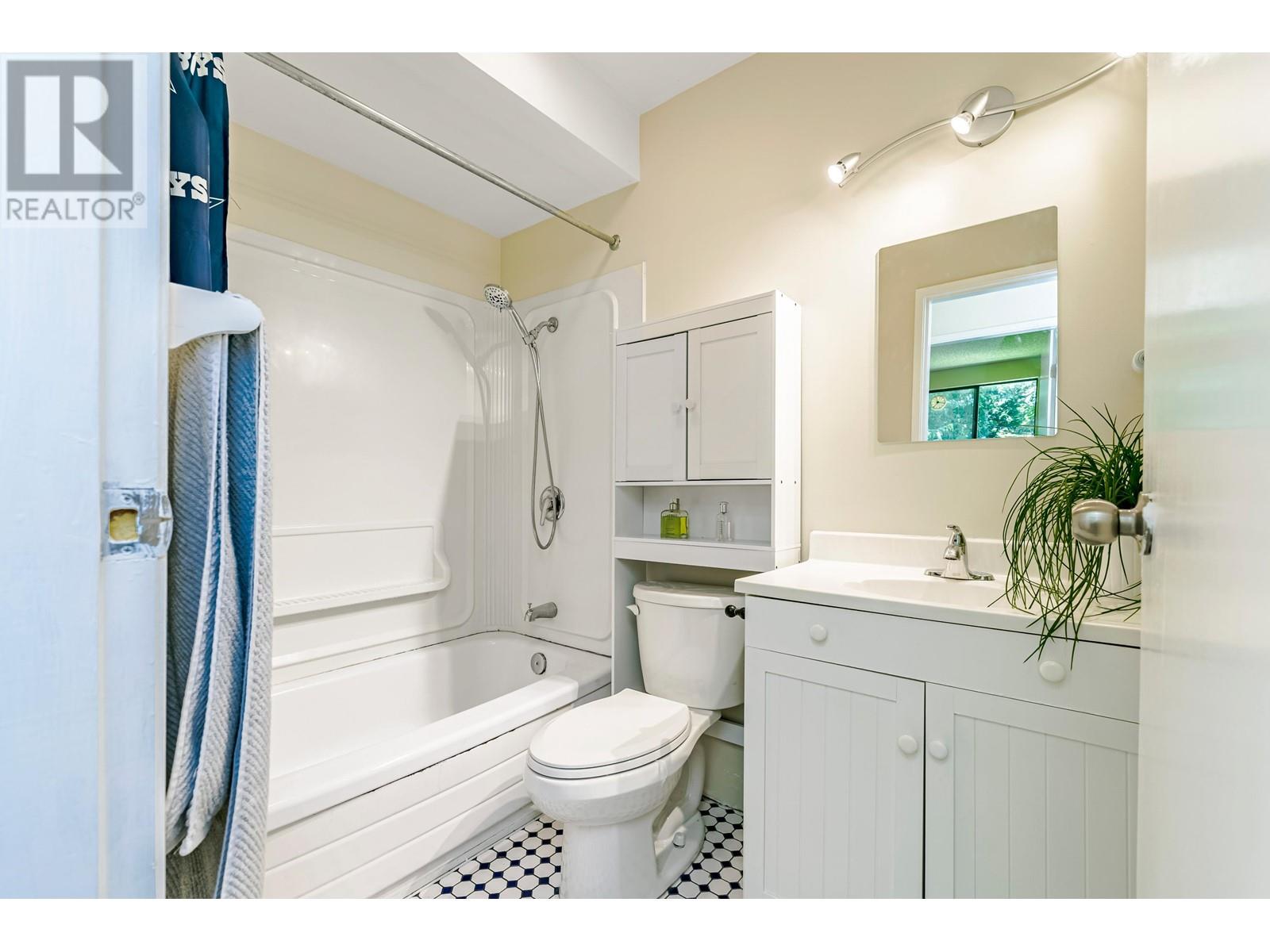 303 9131 Capella Drive, Burnaby, British Columbia  V3J 7K4 - Photo 13 - R2795192