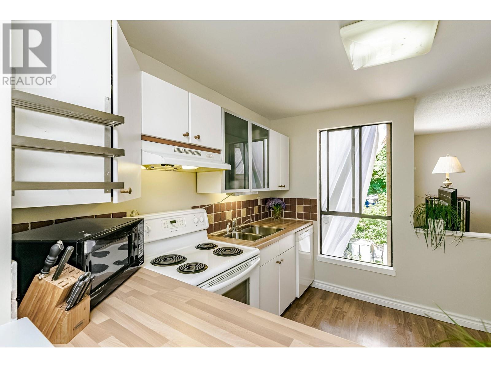 303 9131 Capella Drive, Burnaby, British Columbia  V3J 7K4 - Photo 1 - R2795192