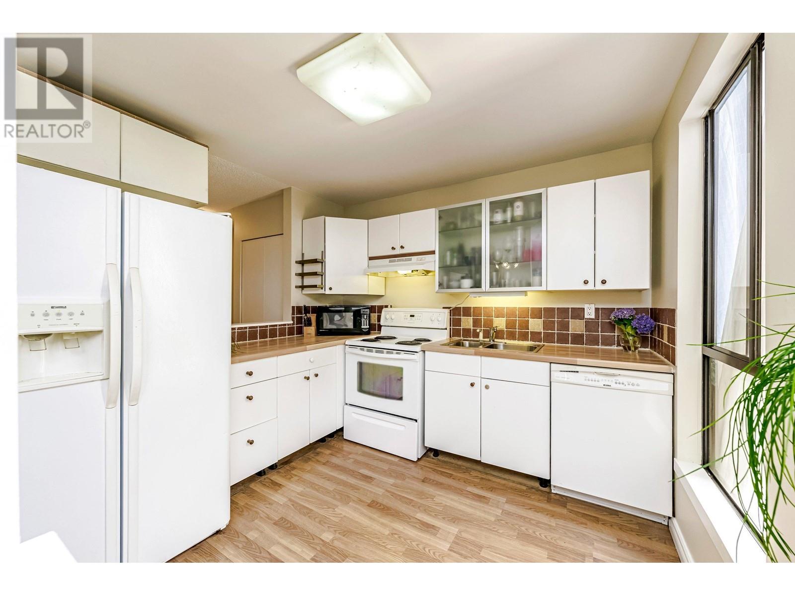 303 9131 Capella Drive, Burnaby, British Columbia  V3J 7K4 - Photo 10 - R2795192