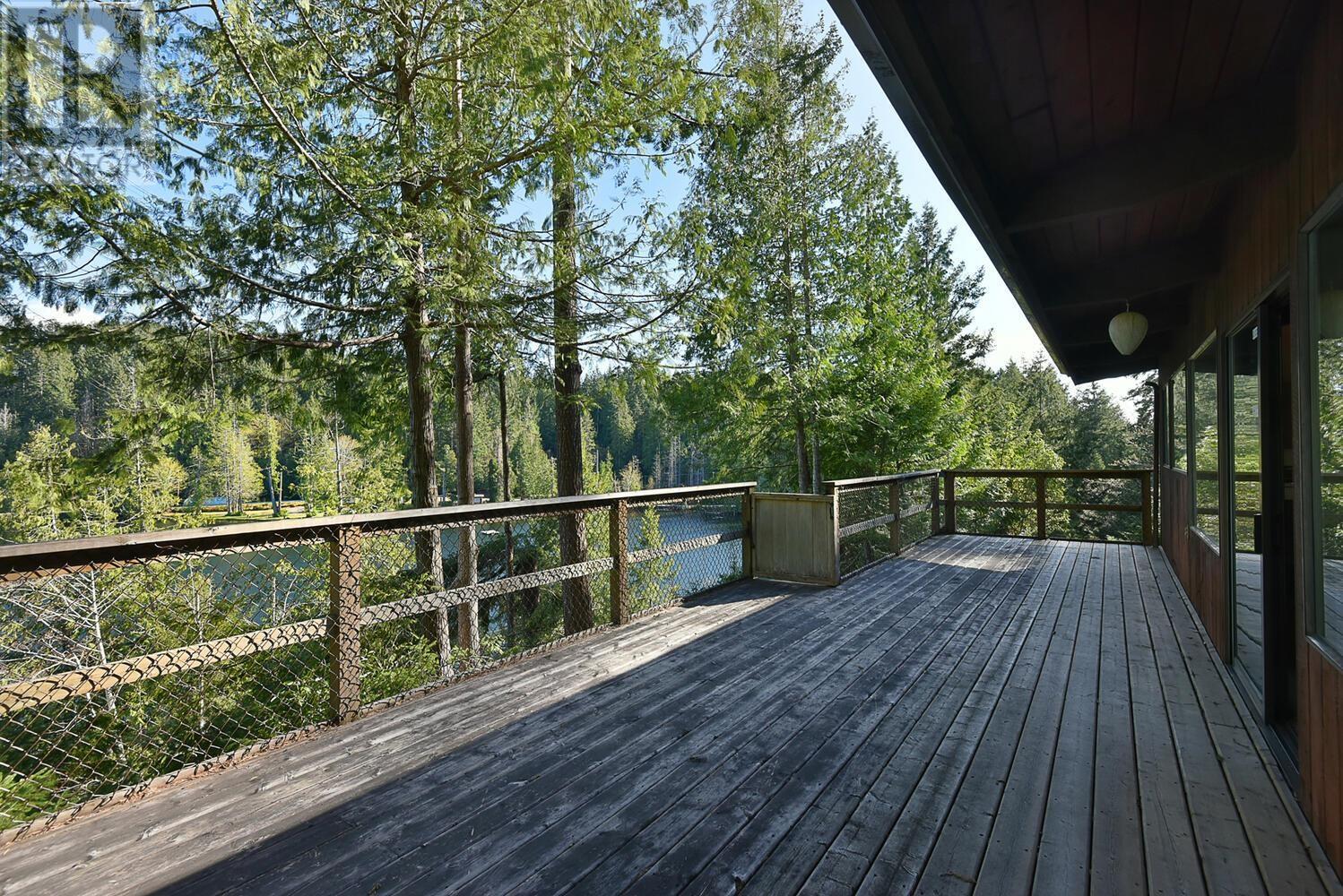 4361 Irvines Landing Road, Garden Bay, British Columbia  V0N 1S1 - Photo 11 - R2798846