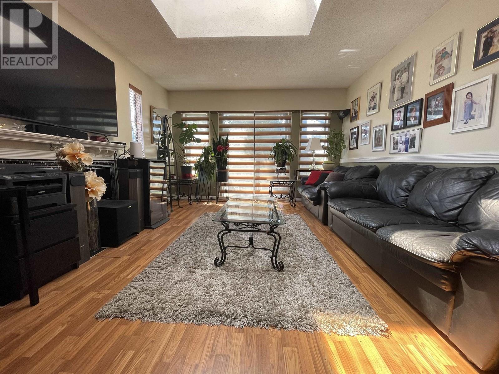 1155 E 37th Avenue, Vancouver, British Columbia  V5W 3Y3 - Photo 3 - R2798206