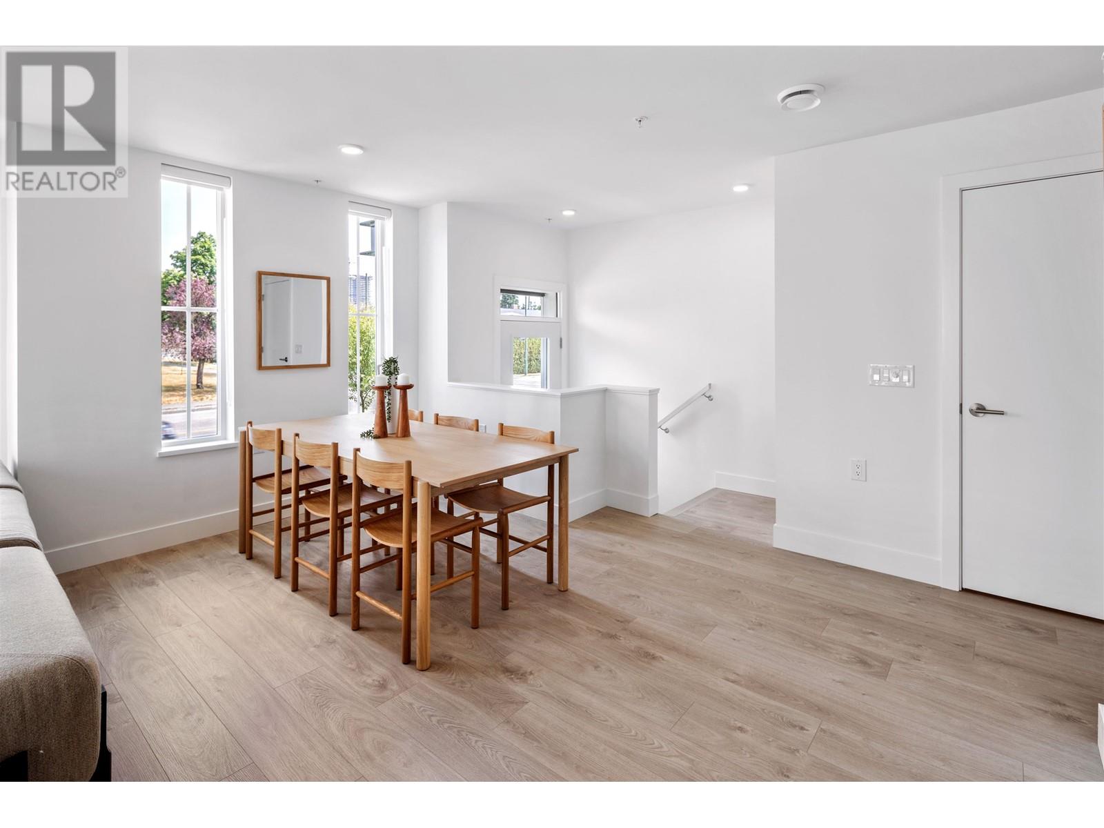 916 W 49th Avenue, Vancouver, British Columbia  V6P 0K6 - Photo 12 - R2798920