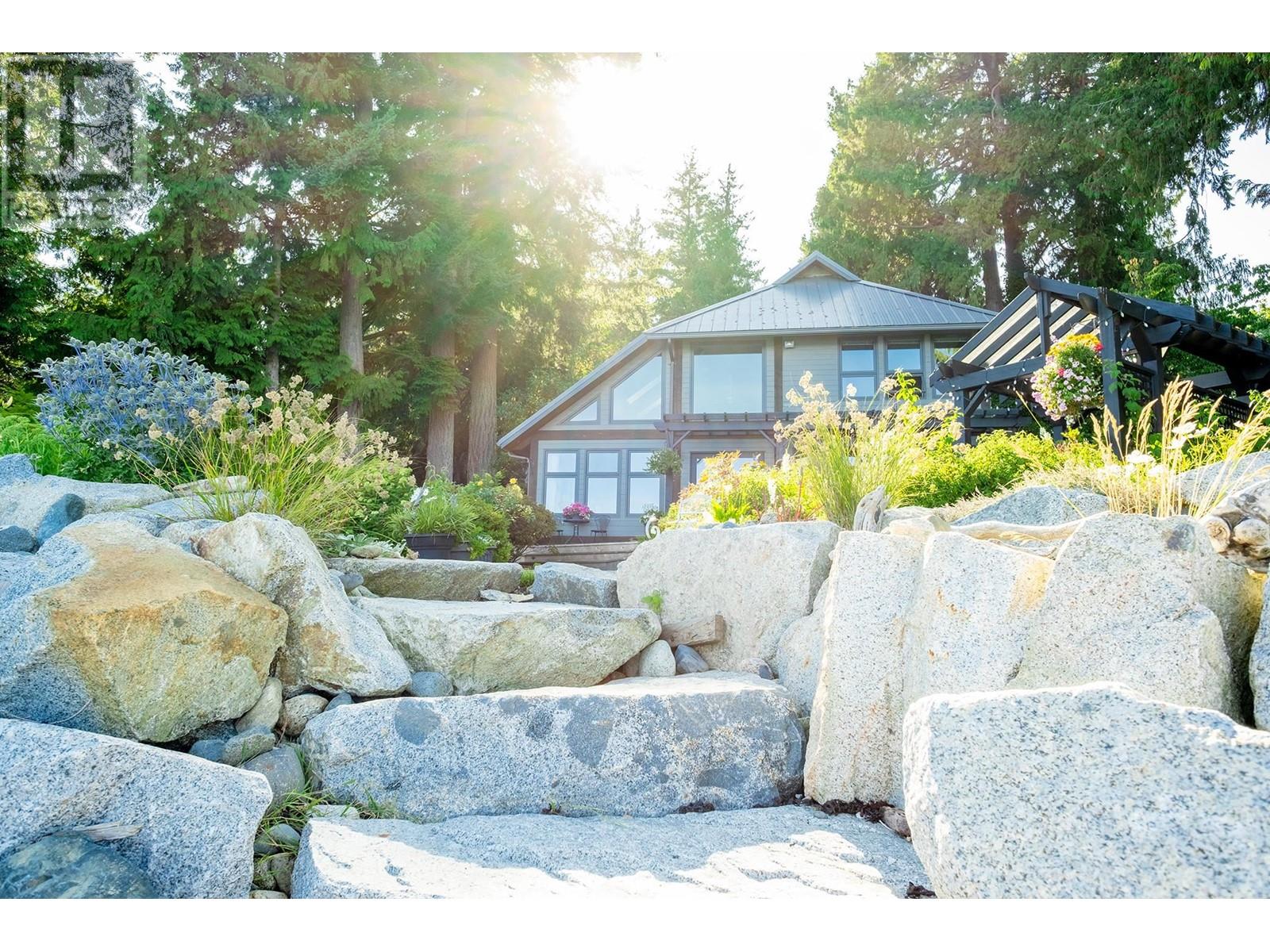 1388 Burns Road, Gibsons, British Columbia  V0N 1V1 - Photo 11 - R2791798