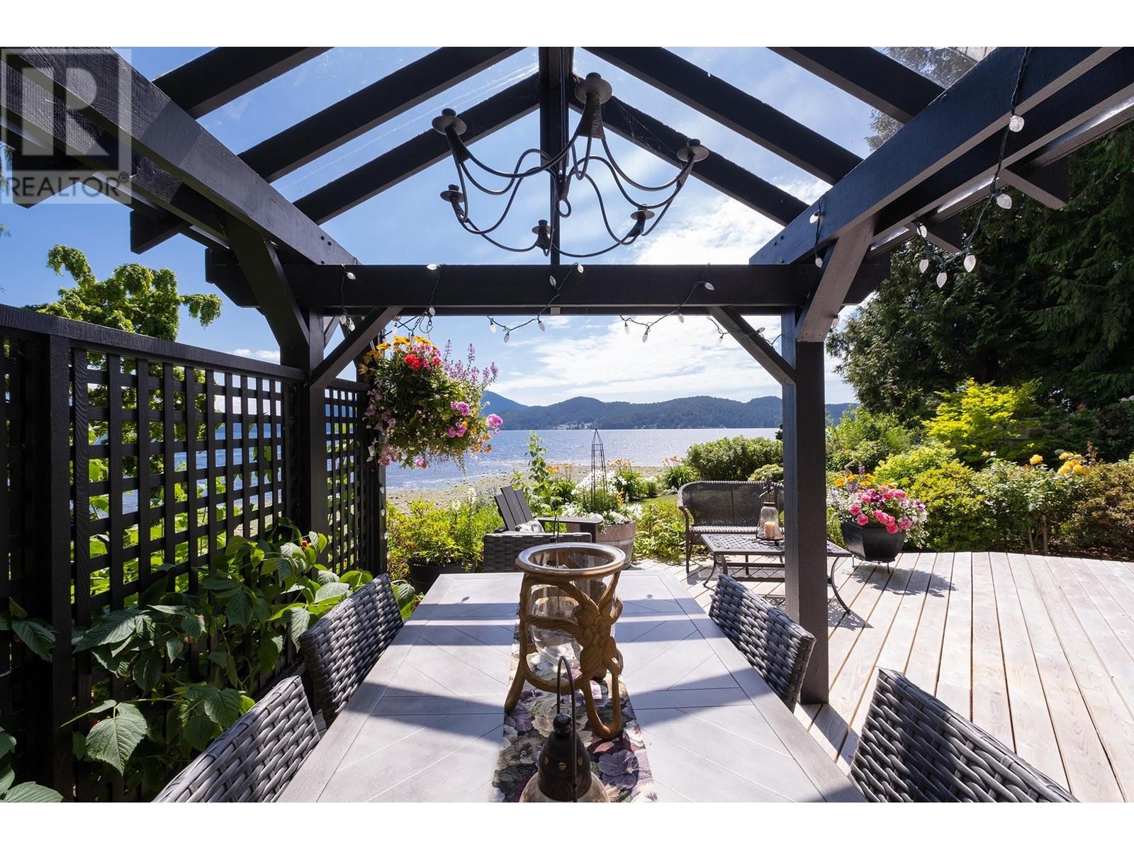 1388 Burns Road, Gibsons, British Columbia  V0N 1V1 - Photo 9 - R2791798