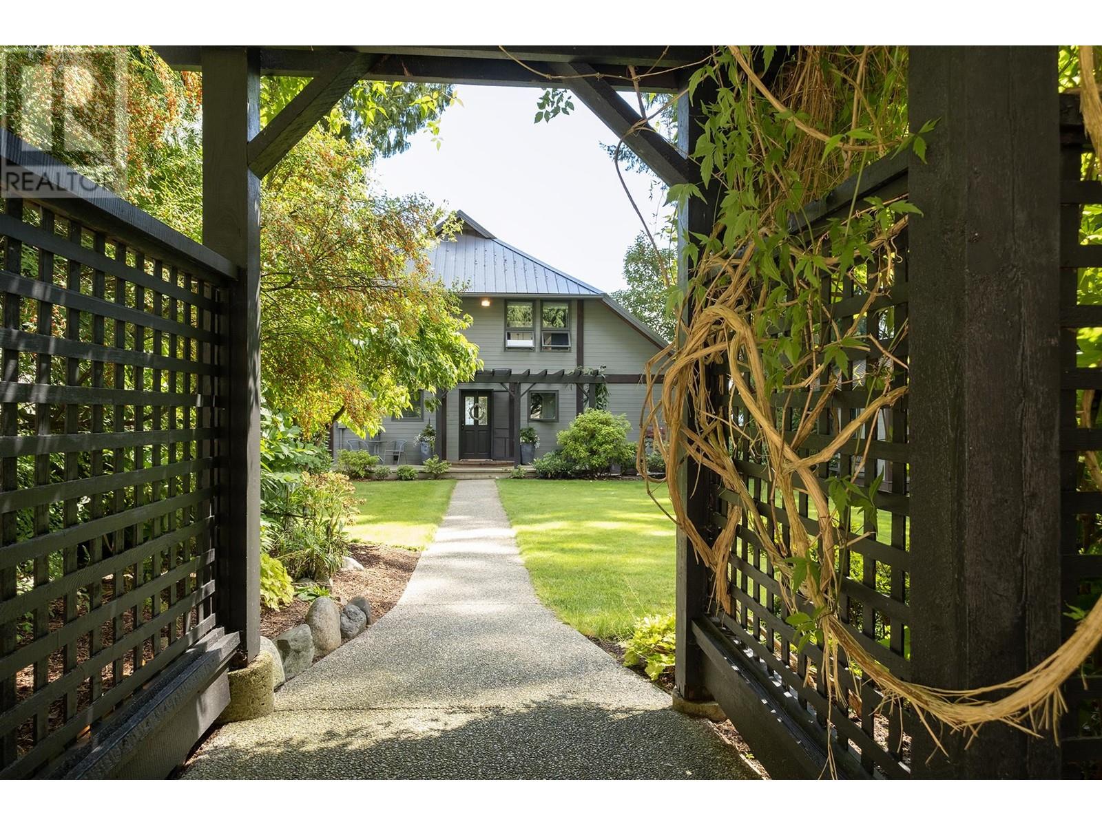 1388 Burns Road, Gibsons, British Columbia  V0N 1V1 - Photo 14 - R2791798