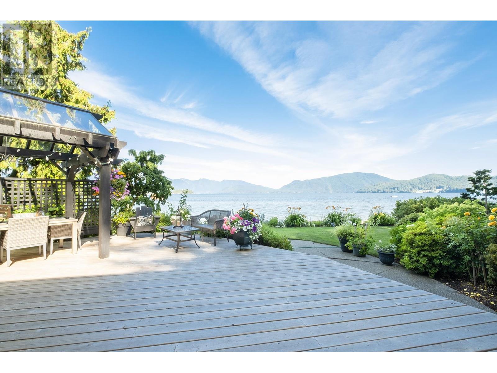 1388 Burns Road, Gibsons, British Columbia  V0N 1V1 - Photo 6 - R2791798