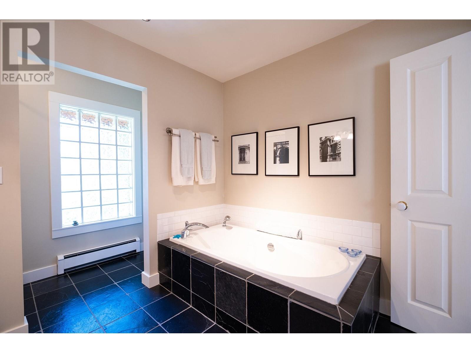 1388 Burns Road, Gibsons, British Columbia  V0N 1V1 - Photo 33 - R2791798