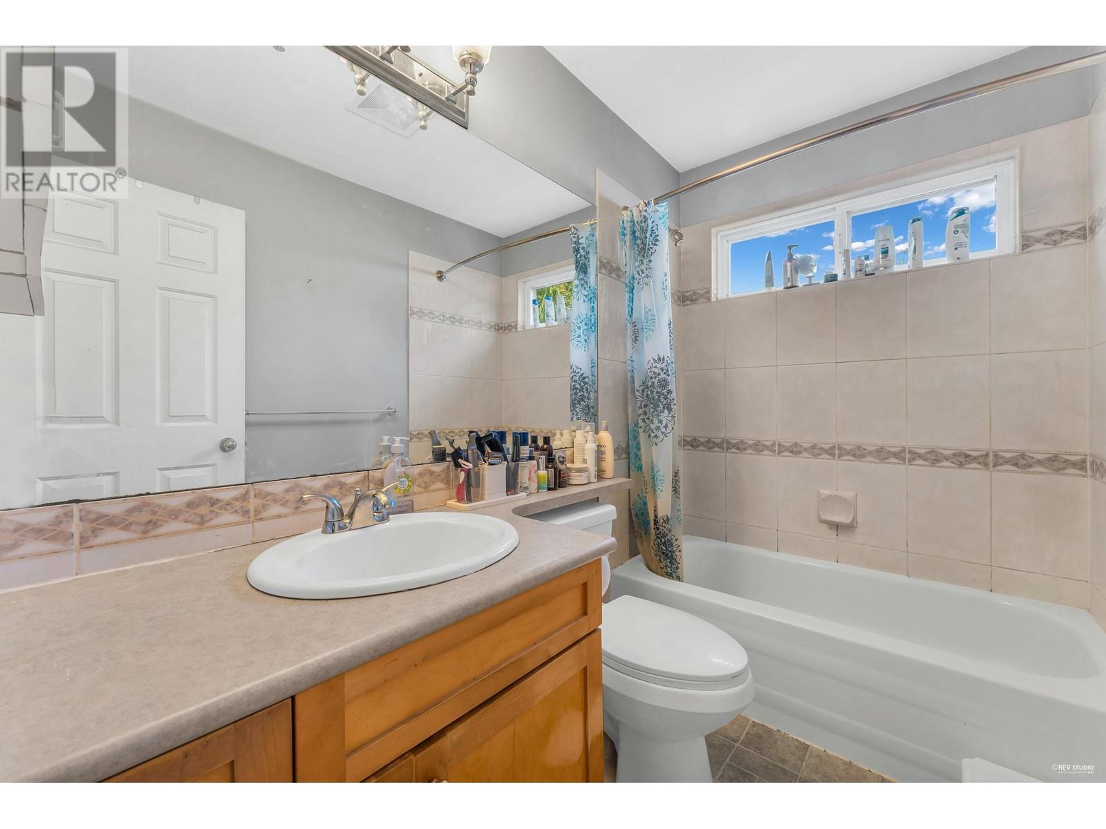 1553 Burrill Avenue, North Vancouver, British Columbia  V7K 1L8 - Photo 14 - R2799070