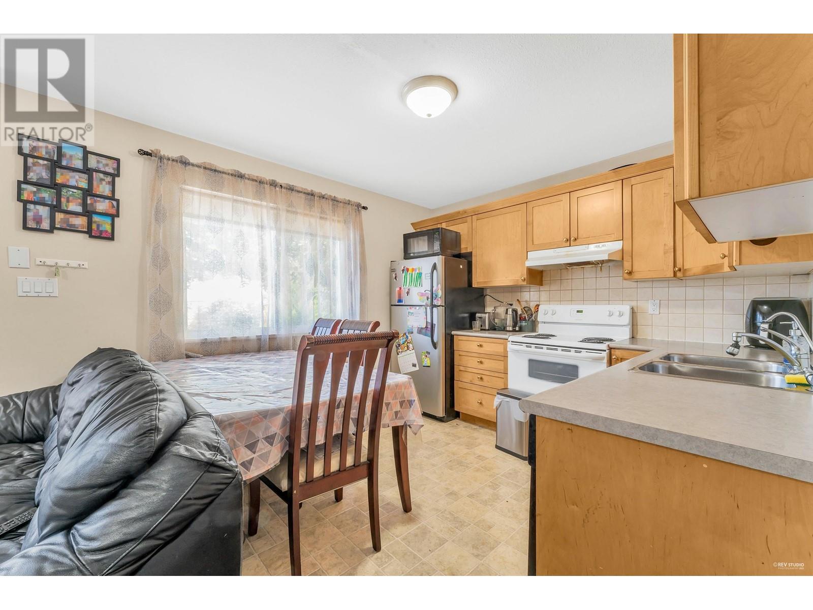 1553 Burrill Avenue, North Vancouver, British Columbia  V7K 1L8 - Photo 8 - R2799070