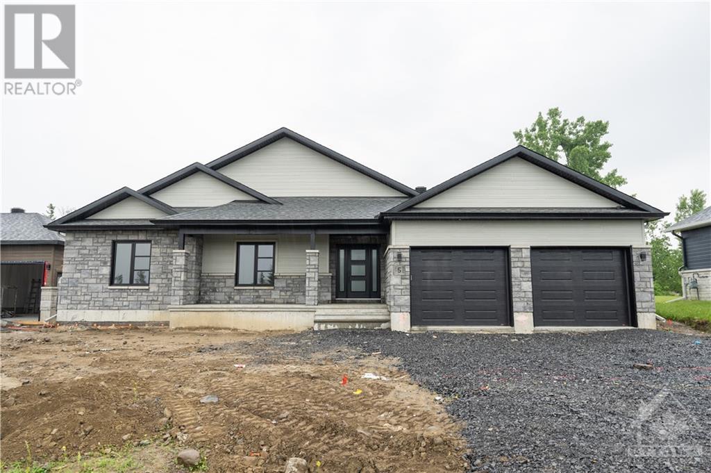 5 WHITETAIL AVENUE Long Sault