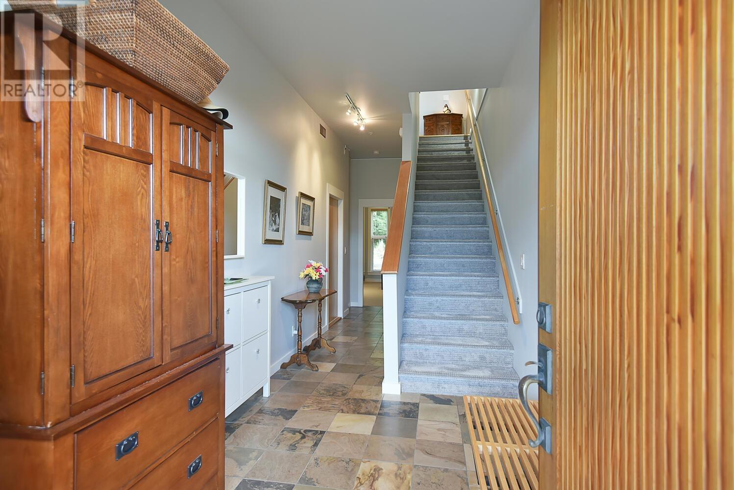 5396 Wakefield Beach Lane, Sechelt, British Columbia  V7Z 0T6 - Photo 10 - R2799173